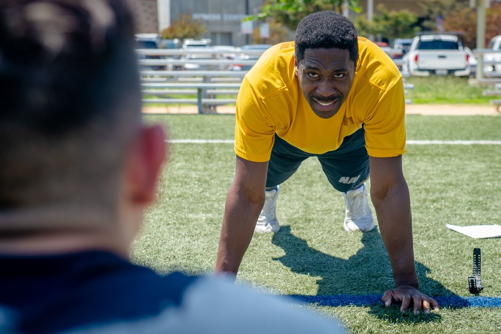 USS Carl Vinson (CVN 70) Sailors Conduct Annual Physical Fitness Assessment in San Diego