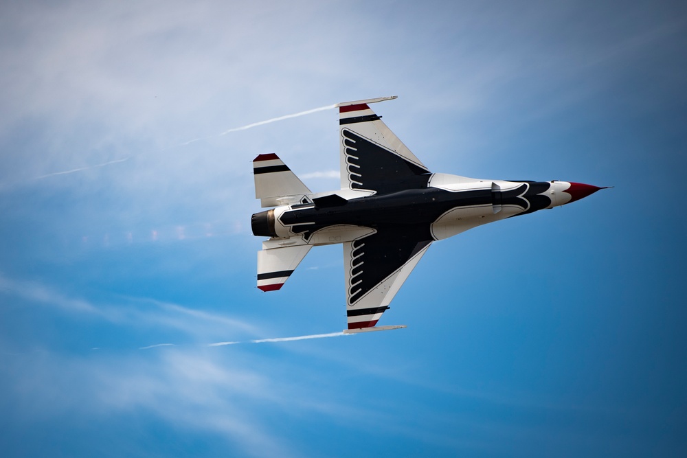 Thunderbirds soar over Alaska