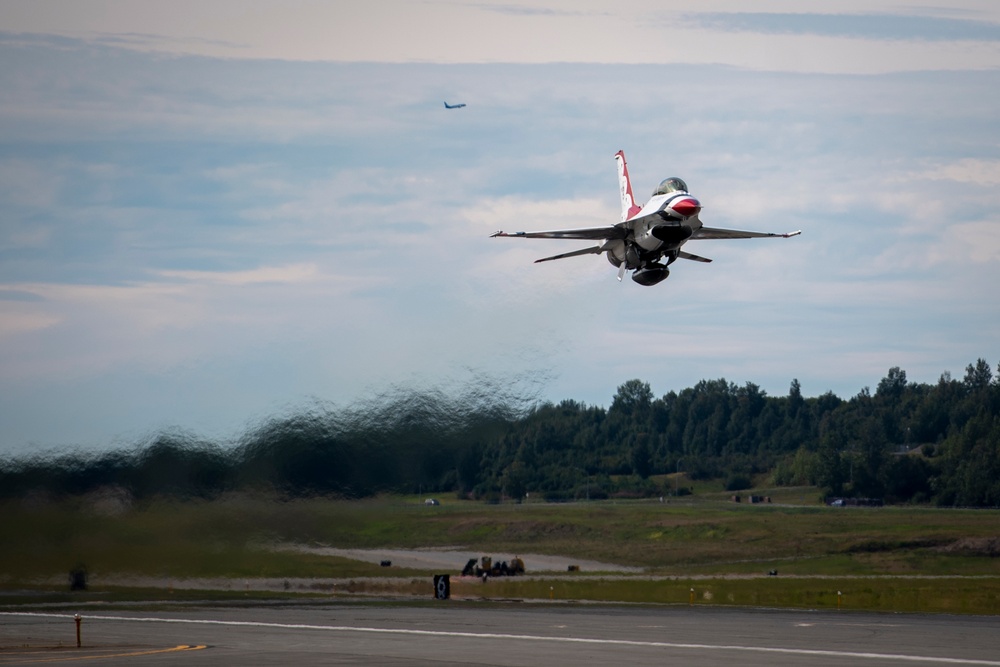 Thunderbirds soar over Alaska