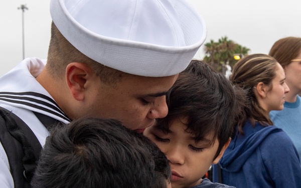 Fitzgerald Returns to Homeport