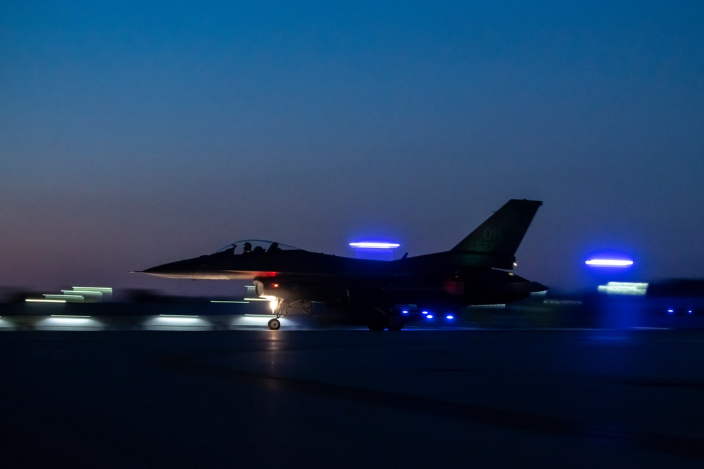 180FW Conducts Night Operations