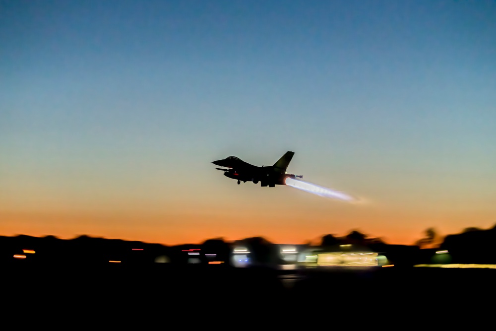 180FW Conducts Night Operations