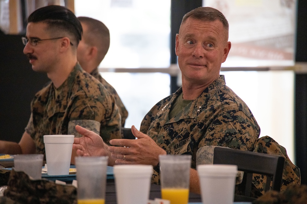 Maj. Gen. Maxwell visits Marine Corps Base Hawaii