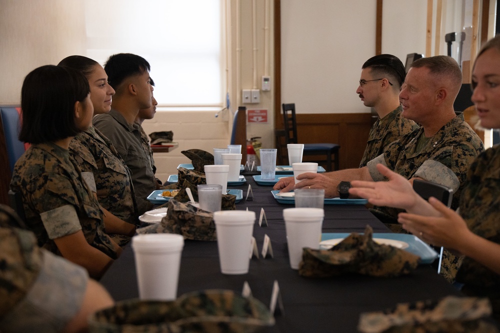 Maj. Gen. Maxwell visits Marine Corps Base Hawaii