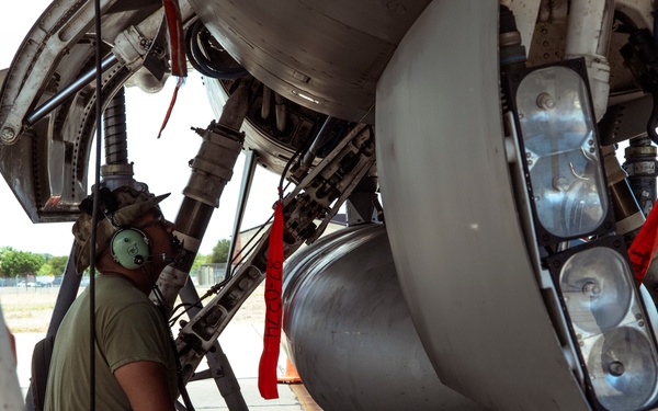 F-16 Landing Gear Operations Check