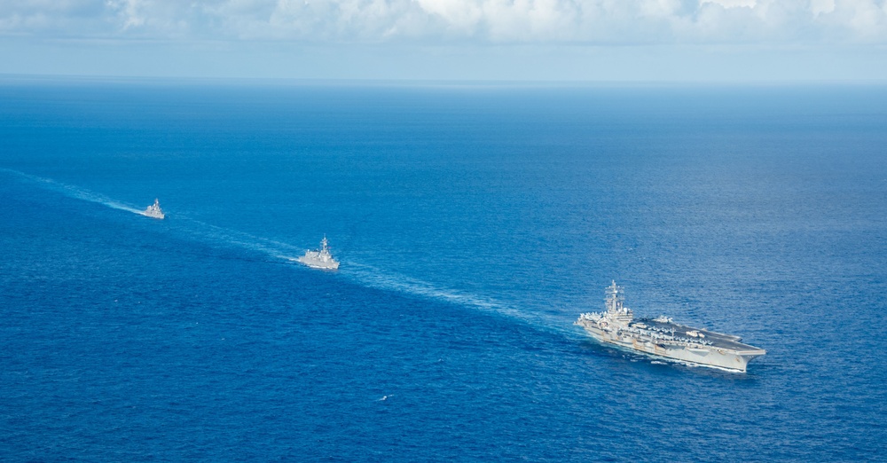 USS Ronald Reagan (CVN 76) conducts photo exercise with JMSDF