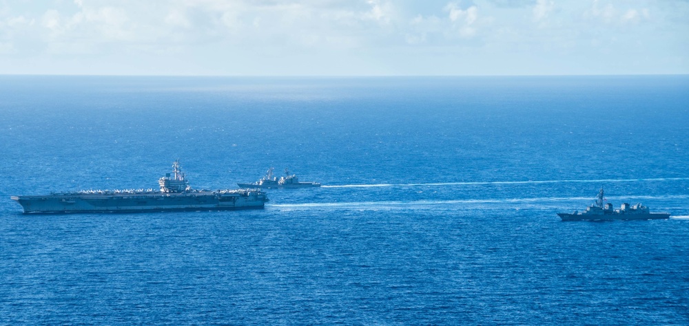 USS Ronald Reagan (CVN 76) conducts photo exercise with JMSDF