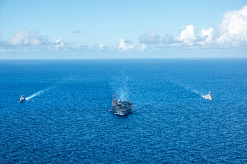 USS Ronald Reagan (CVN 76) conducts photo exercise with JMSDF