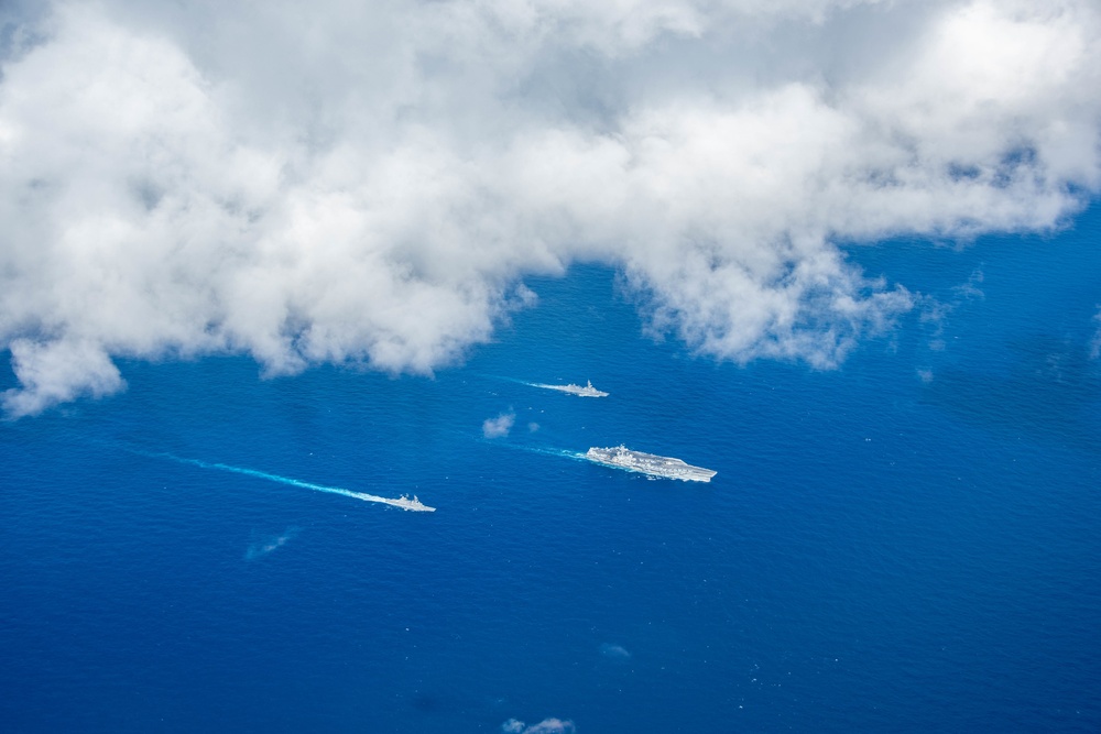 USS Ronald Reagan (CVN 76) conducts photo exercise with JMSDF