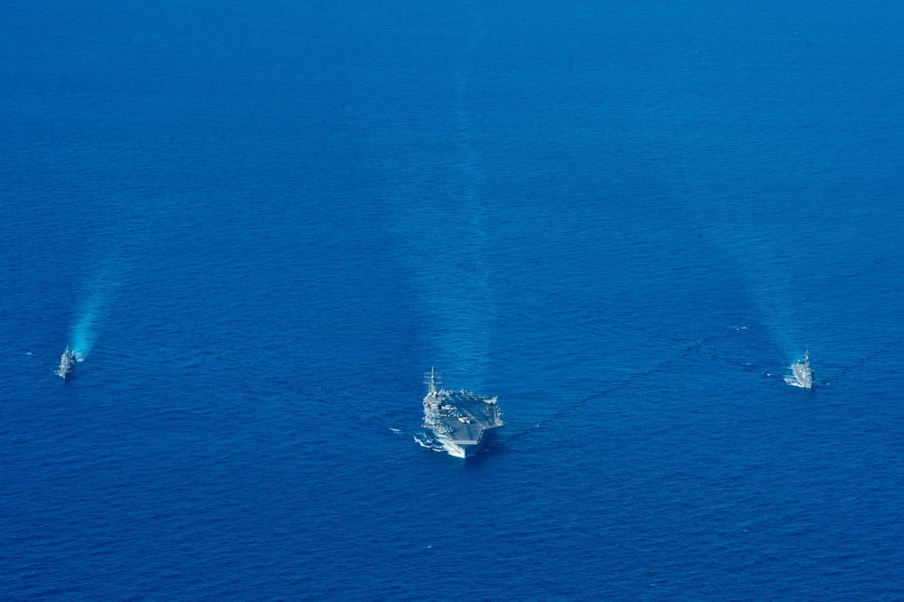 USS Ronald Reagan (CVN 76) conducts photo exercise with JMSDF