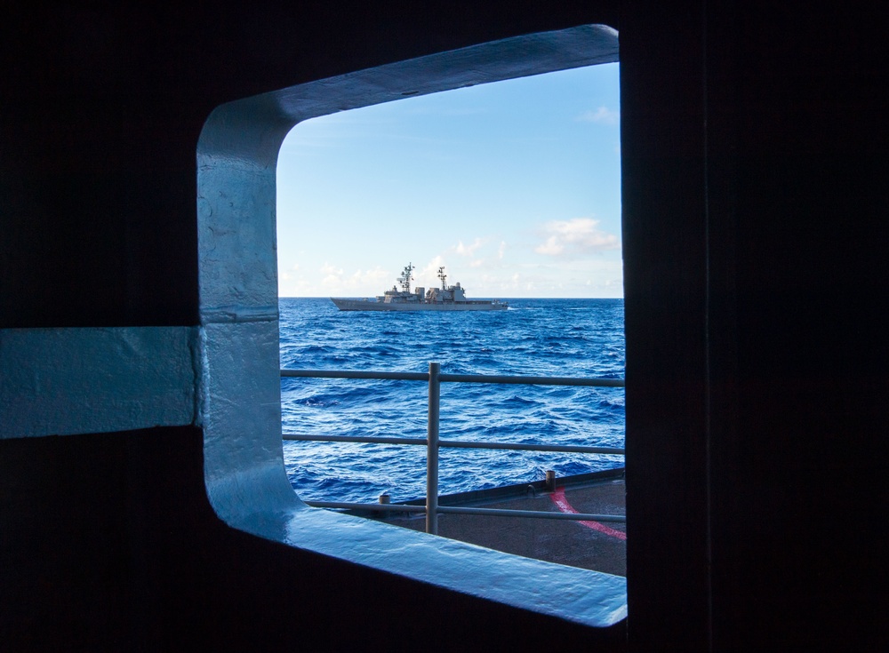 USS Ronald Reagan (CVN 76) conducts photo exercise with JMSDF