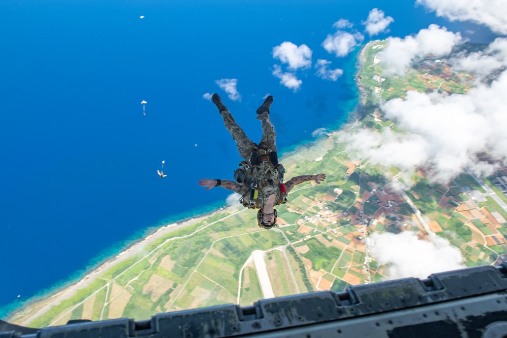 Always sky dive with friends