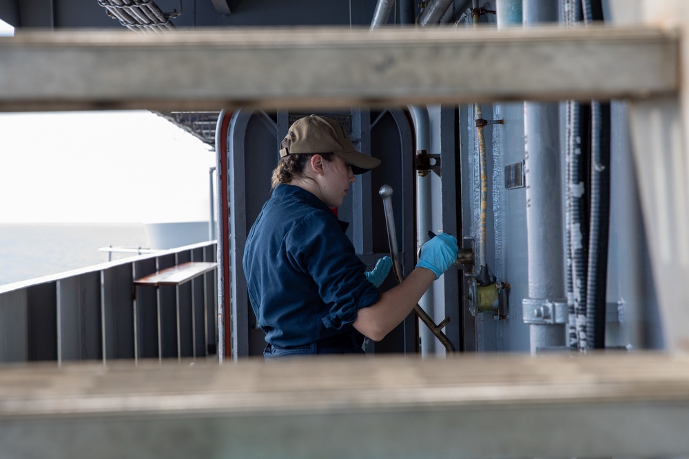 Daily operations aboard USS George H.W. Bush (CVN 77)