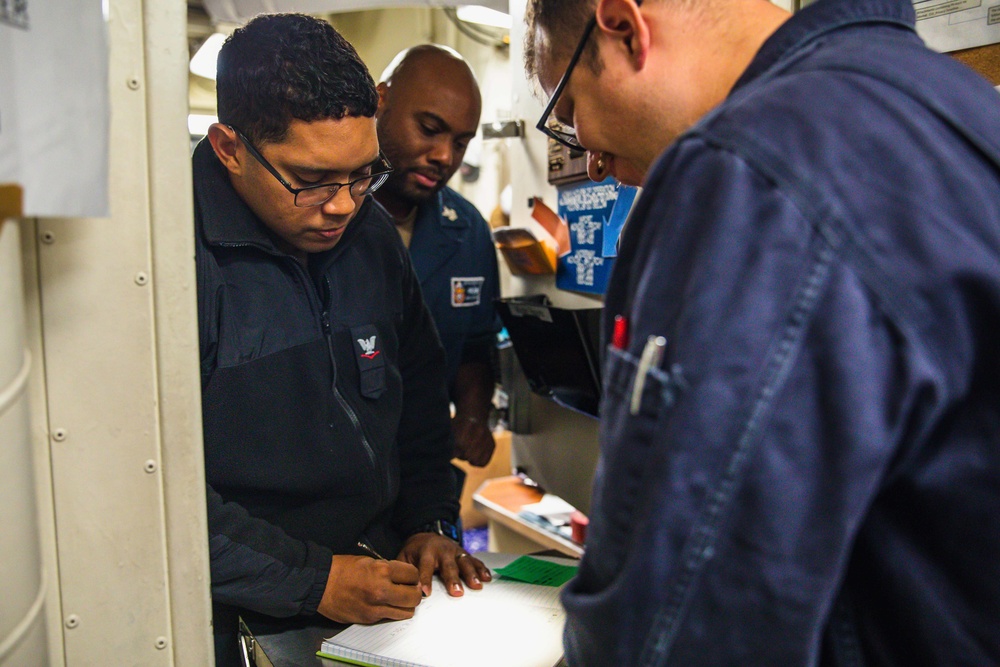 USS Paul Ignatius (DDG 117) Sailors Perform their Duties