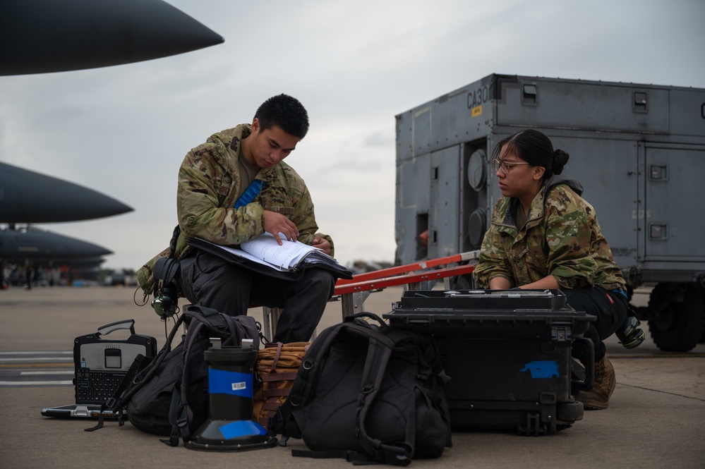 RAF Lakenheath conducts night flight operations