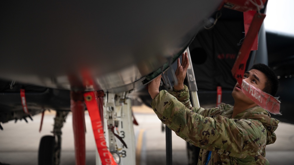 RAF Lakenheath conducts night flight operations