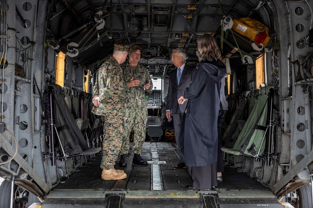 U.S. Ambassador to Latvia visits USS Arlington