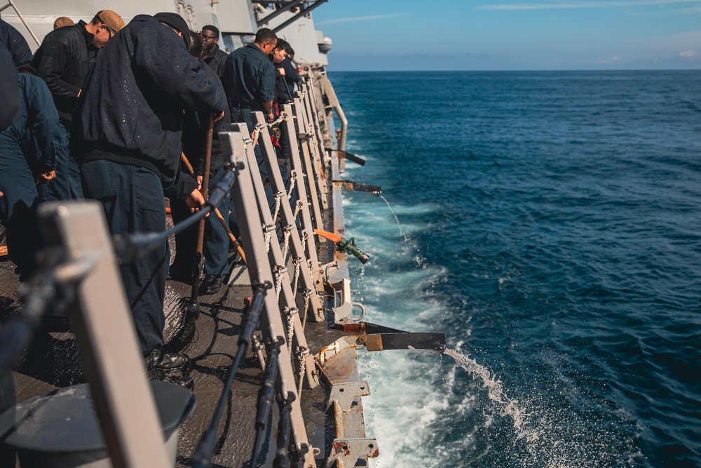 USS Paul Ignatius (DDG 117) Sailors Conduct Fresh Water Wash Down