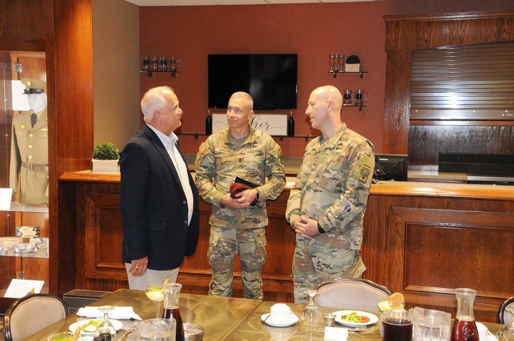 JRTC, Fort Polk hosts round table for area civic leaders