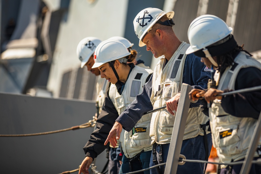 USS Paul Ignatius (DDG 117) Conducts RAS with British RFA Tiderace (A137)