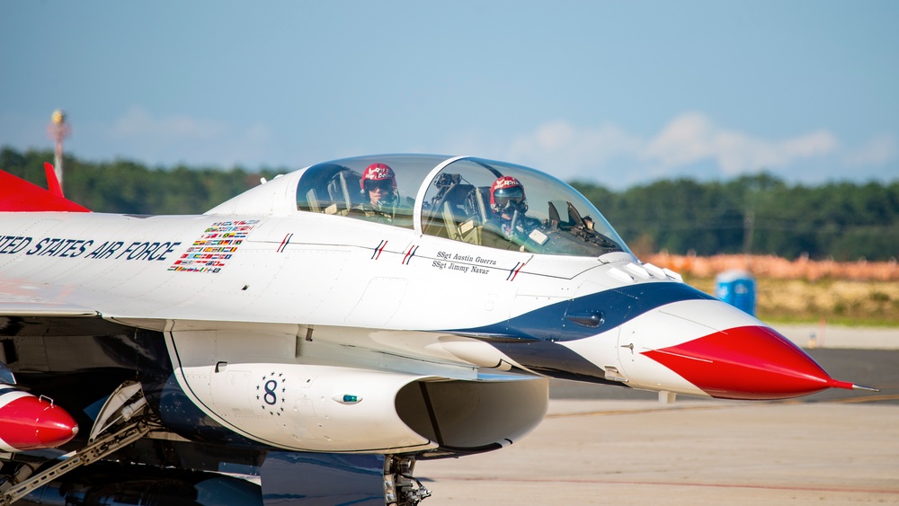 Thunderbirds Arrive at the 177th Fighter Wing