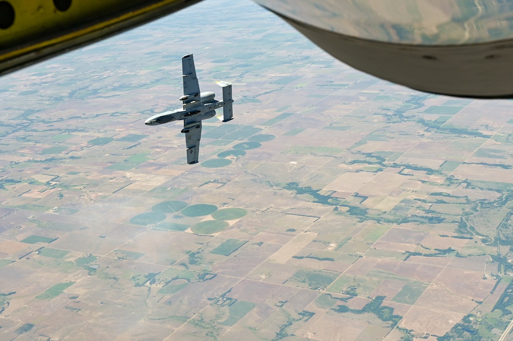 155th ARW refuels A-10 Demo Team