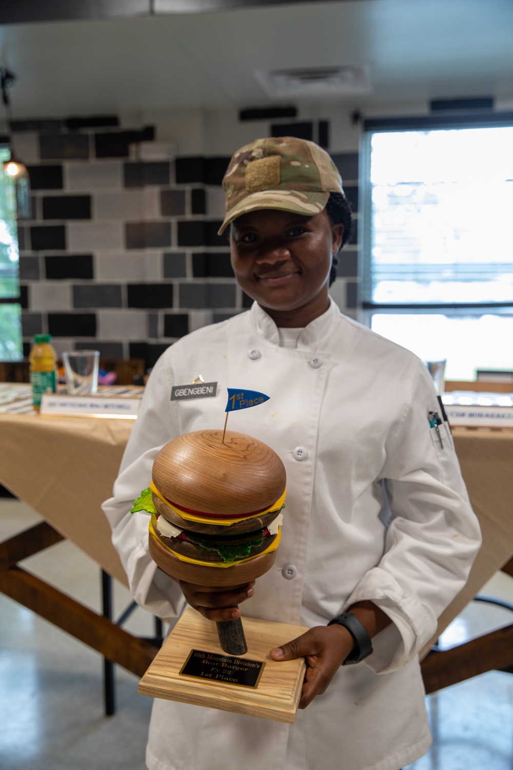 2BCT Commando Warrior DFAC Burger Competition