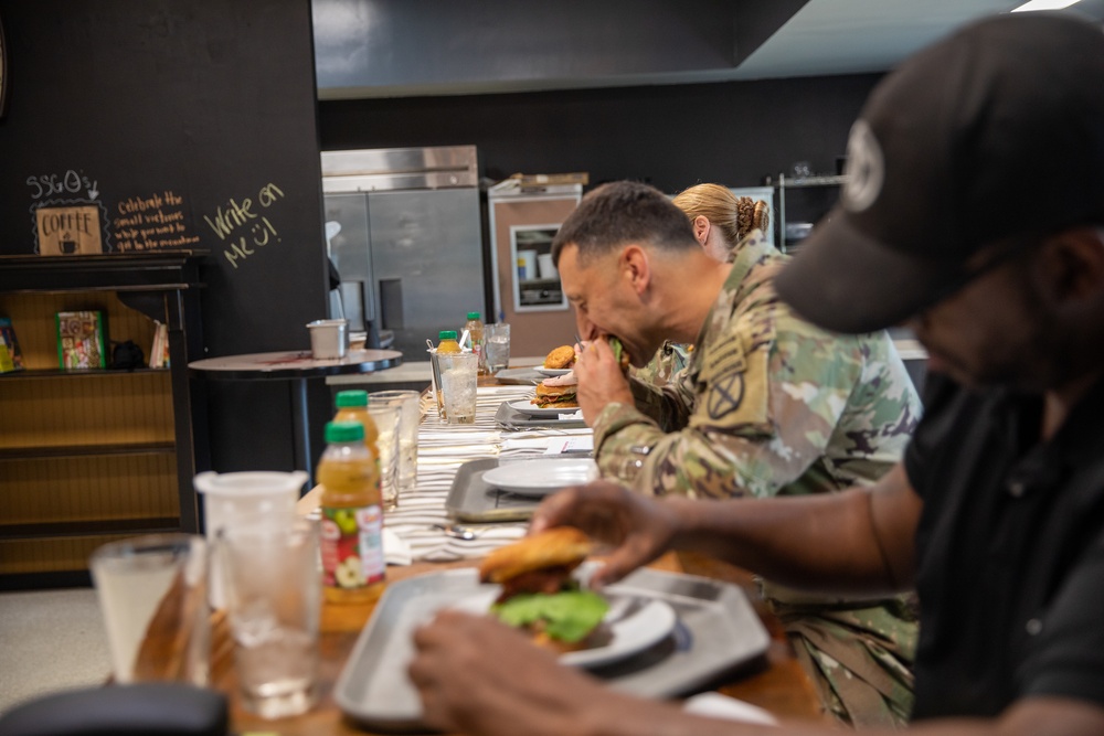 2BCT Commando Warrior DFAC Burger Competition