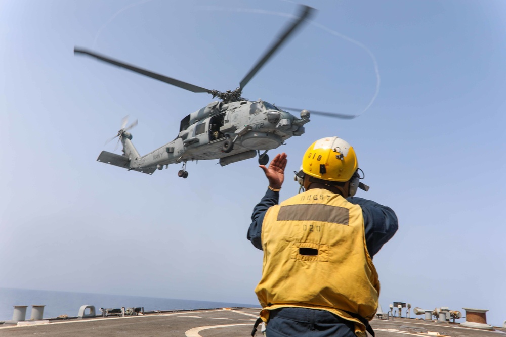 USS Cole Conducts Flight Quarters