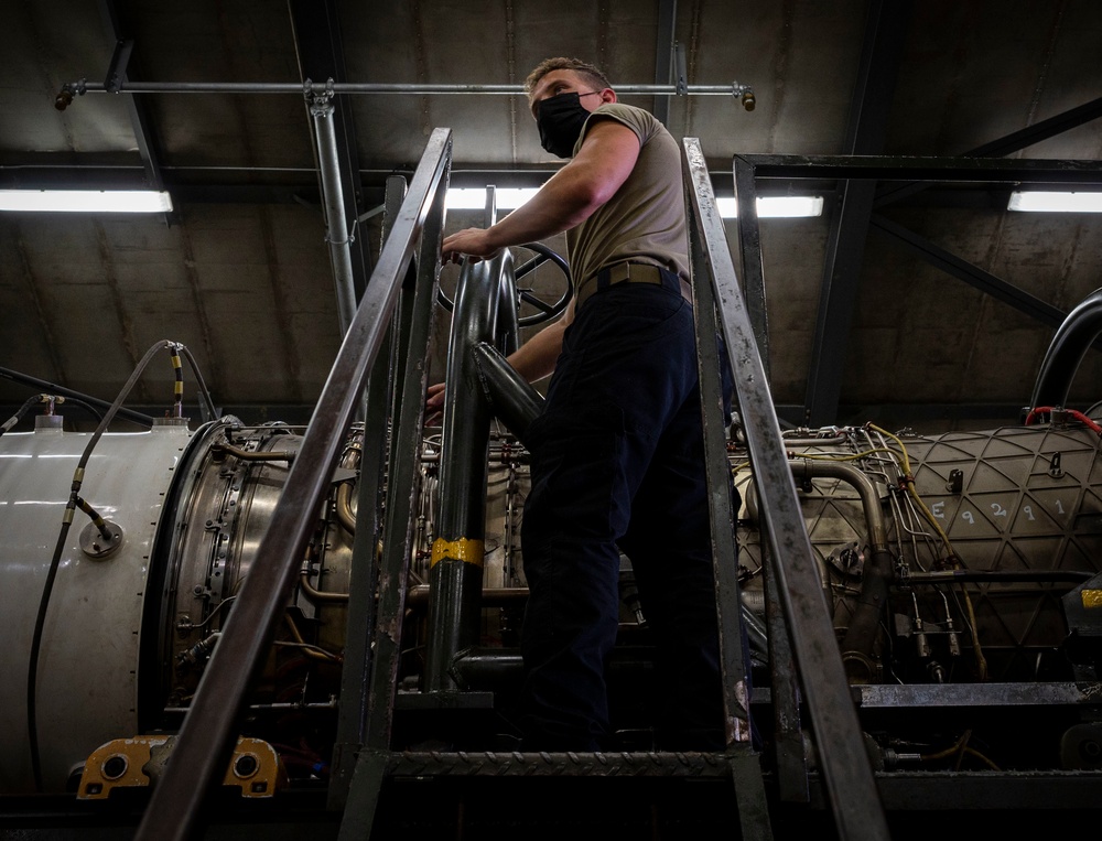 4th CMS Airmen ignite F-15E engines