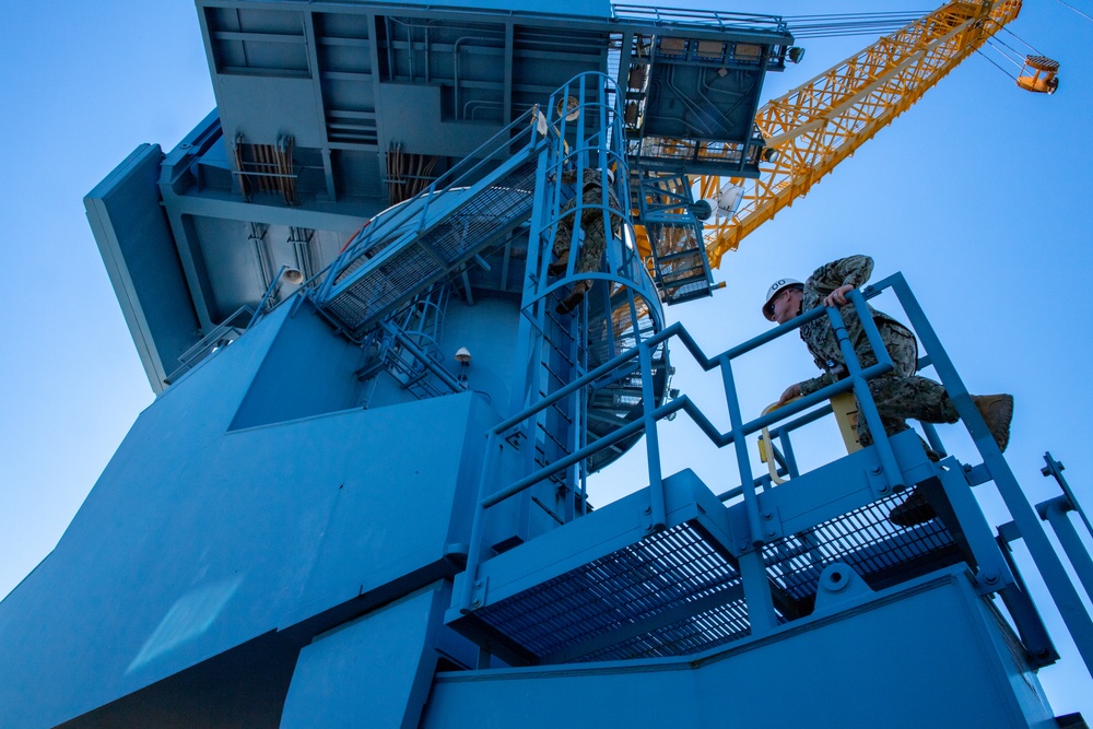 TRFB Leadership Visits Crane Operators Shop for Gemba