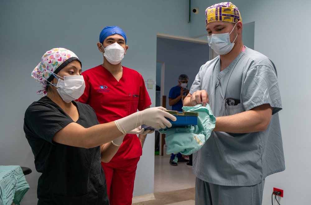 HEART 22 ophthalmology team begins medical support in Guatemala