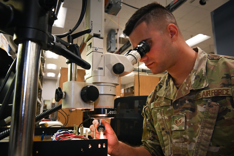 509th Maintenance Squadron avionics