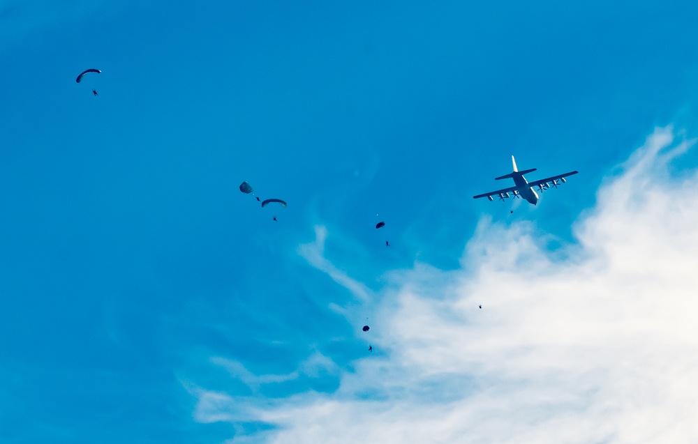 352d SOW conduct open ocean rescue training