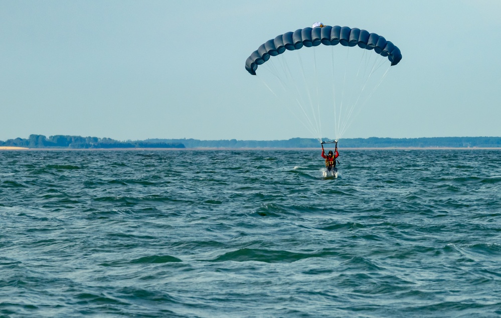 352d SOW conduct open ocean rescue training