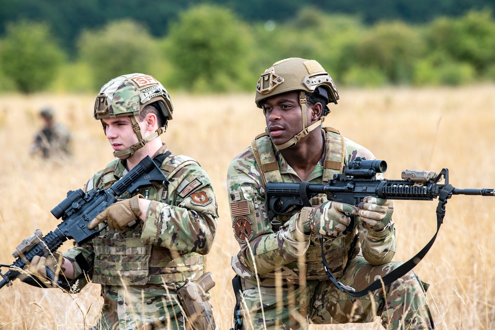 Security Forces mentorship program connects Pathfinders, local UK students