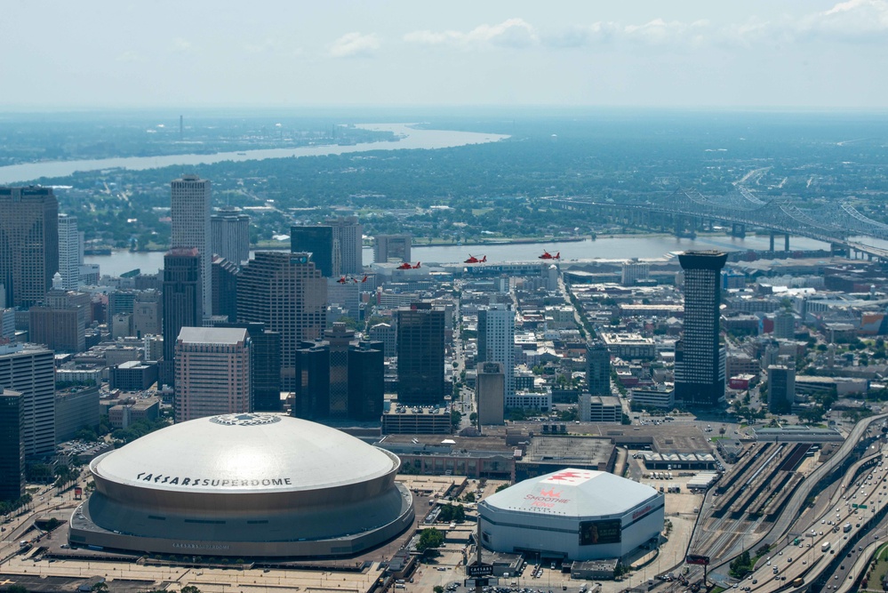 Air Station New Orleans Formation flight