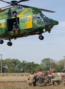 US and Romania train sling loading operations
