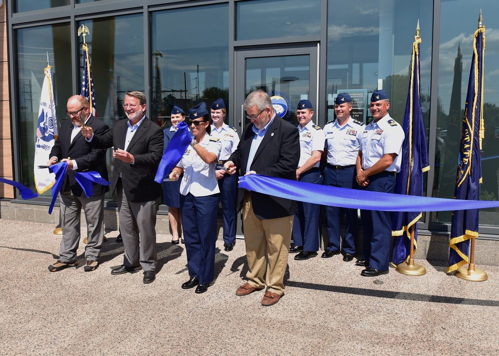 Coast Guard, U.S. Sen. Gary Peters open Great Lakes Center of Expertise to research freshwater oil spills