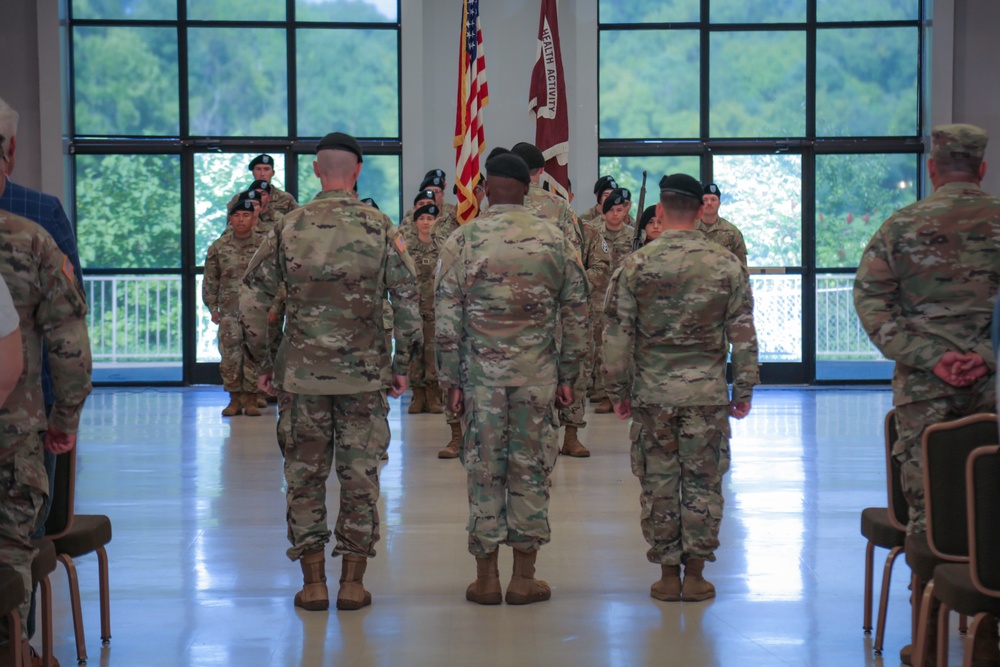 Fort Campbell DENTAC Conducts Change of Command