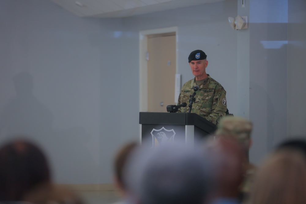 Fort Campbell DENTAC Conducts Change of Command