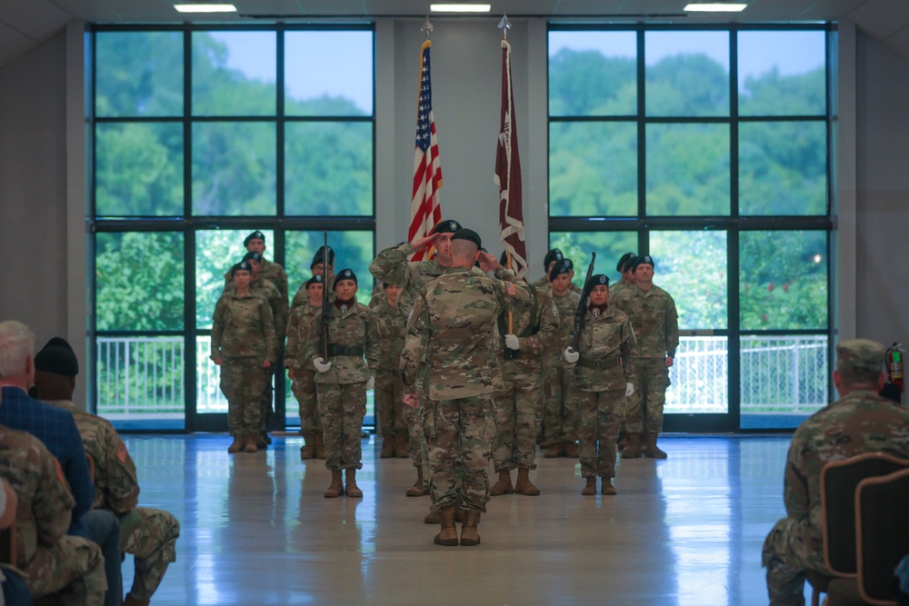 Fort Campbell DENTAC Conducts Change of Command