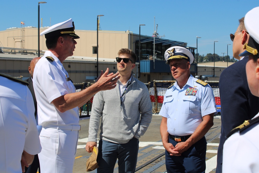 USS Lake Champlain Participates in Seattle Seafair 2022