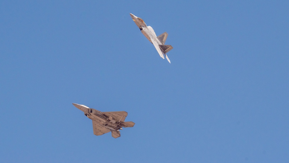 F-22 Raptor runway operations