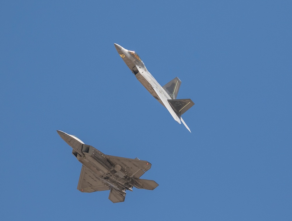 F-22 Raptor runway operations