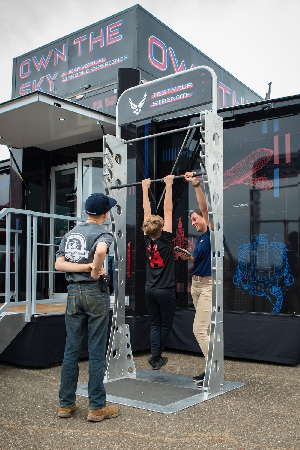 Ohio Air National Guard members talk about career opportunities at festival