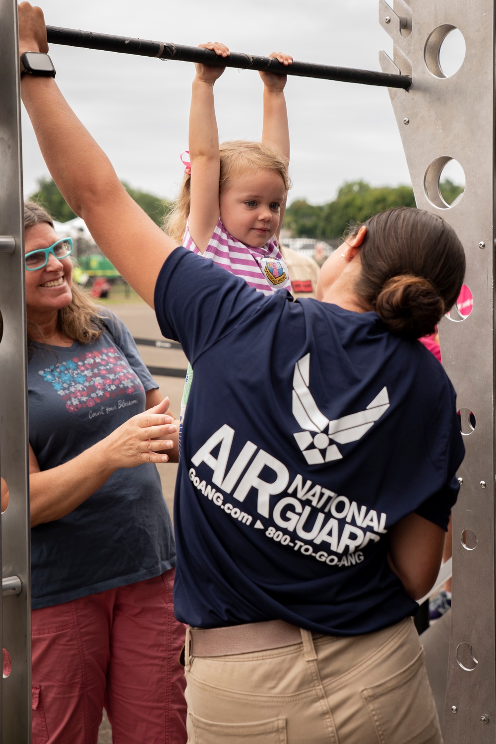 Ohio Air National Guard members talk about career opportunities at festival