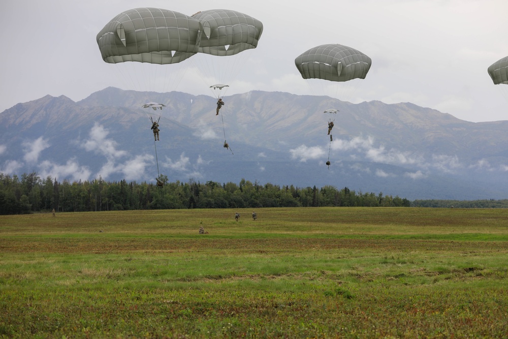 2/11 IBCT (A) conducts Airborne Operations at JBER Alaska