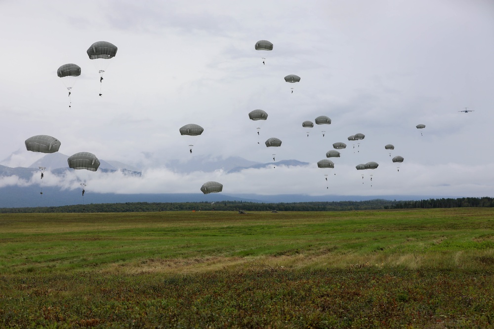 2/11 IBCT (A) conducts Airborne Operations at JBER Alaska