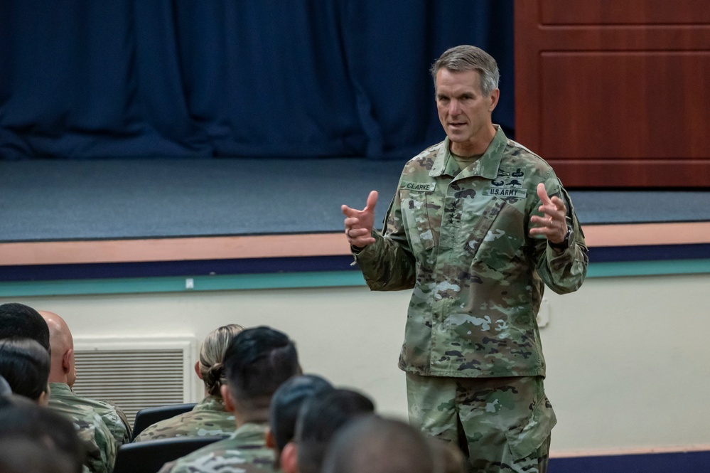 USSOCOM Commander Visits Hurlburt Field